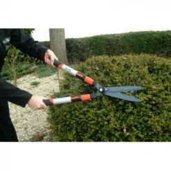 Wilkinson Sword Telescopic Hedge Shears -Decor In Garden Store 341285 tele hedge shears use1