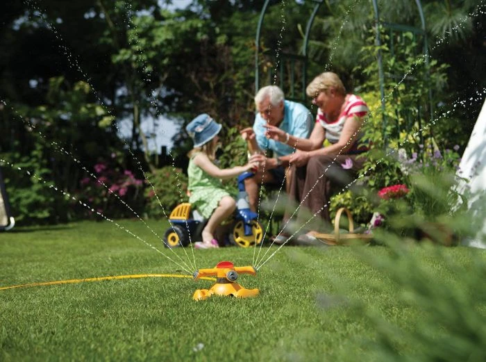 Hozelock Round Area Garden Sprinkler 254m2 4 Hozelock Round Area Garden Sprinkler 254m2 - Image 2