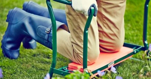 Gardeners 2-in-1 Kneeler & Stool - Town & Country 4 Gardeners 2-in-1 Kneeler & Stool - Town & Country - Image 2